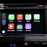 Apple CarPlay e Android Auto confrontati in un video