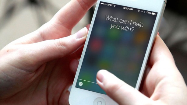Siri cambia voce e migliora in iOS 8.3, ma non in italiano
