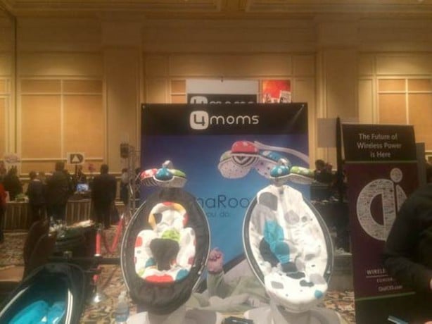 CES 2015: mamaRoo permette di cullare il vostro bambino con il vostro iPhone!