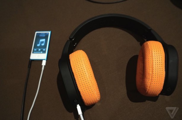 CES 2015: l’azienda Phaz presenta le cuffie che ricaricano la batteria del tuo iPhone