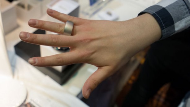 CES 2015: presentato Ring, l’anello che promette di controllare casa tramite semplici gesti