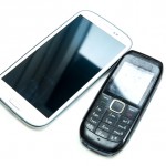 Cellulari: più del 20% degli italiani usa ancora quelli tradizionali