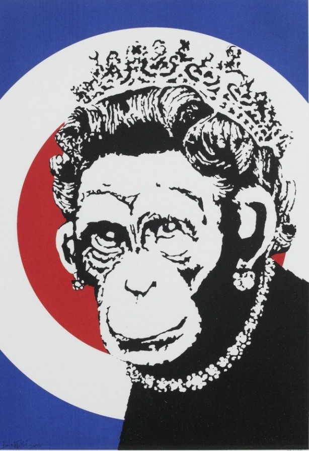 banksy-monkey-queen-640x934