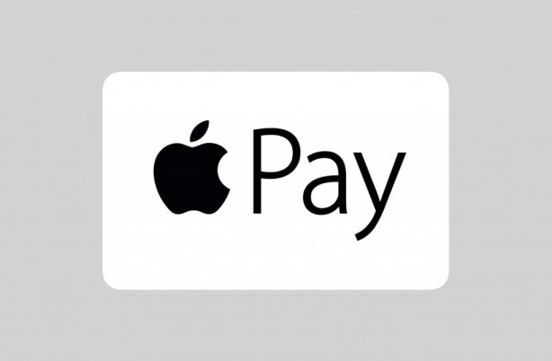 Apple invia degli adesivi con il logo di “Apple Pay” ai commercianti che usano il servizio