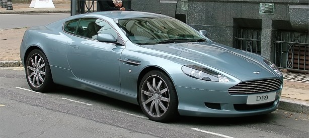 Aston_Martin_DB9_-_Birmingham_-_2005-10-14_(2)