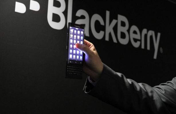 MWC 2015: BlackBerry annuncia uno smartphone “dual curved”