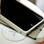 IKEA presenta un adattatore per ricaricare l’iPhone 6 in modalità wireless