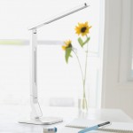 TaoTronics Elune, la lampada da scrivania che ricarica l’iPhone ora in offerta su Amazon