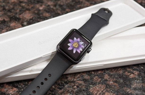 Apple Watch da giungo nei negozi, ma alcuni cinturini forse già questa settimana