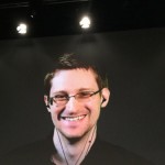 Edward Snowden loda Tim Cook: “Manterrà tutte le promesse sulla privacy”