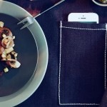 Ikea lancia la tovaglia che “accoglie” lo smartphone
