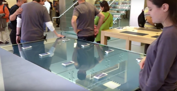 Apple installa tavolini touch-sensitive in due Apple Store