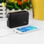 Batteria Aukey da 10.000 mAh in offerta a 9,99€, insieme a tante altre occasioni lampo!