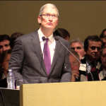 Tim Cook in Bocconi: «Dite forte quello in cui credete e cambierete il mondo» [VIDEO]