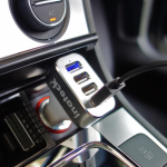Caricatore da auto Inateck con 4 porte USB in offerta su Amazon