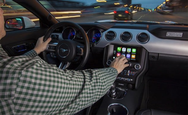 Ford annuncia l’arrivo di CarPlay in nuove autovetture – CES 2016