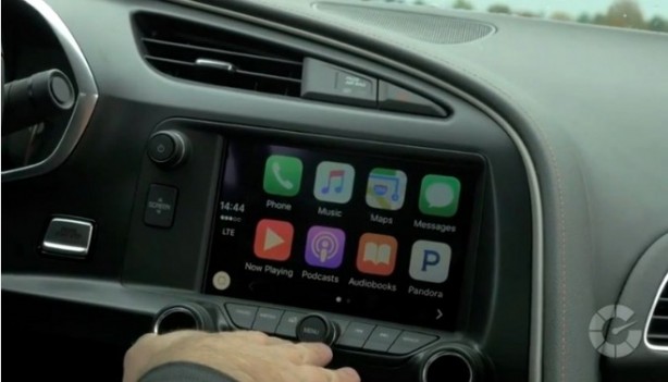 15601-12005-CarPlay-l