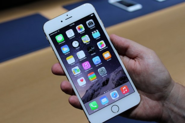 Apple ritirerà anche gli iPhone con schermo danneggiato nel suo programma di “riuso e riciclo” [AGGIORNATO]