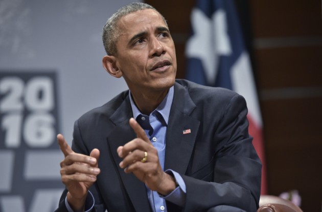 US President Barack Obama (R) speaks during a South by Southwest Interactive at the Long Center for Performing Arts in Austin, Texas on March 11, 2016. / AFP / MANDEL NGAN (Photo credit should read MANDEL NGAN/AFP/Getty Images)