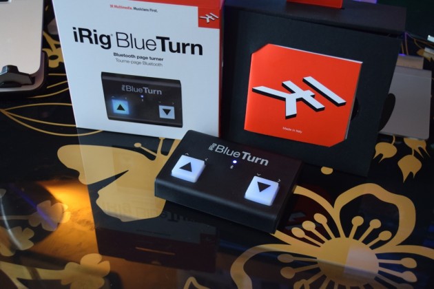 iRig BlueTurn: l’accessorio per i musicisti on-stage – La recensione di iPhoneItalia