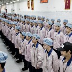 Ecco come lavorano gli operai della fabbrica Pegatron in Cina