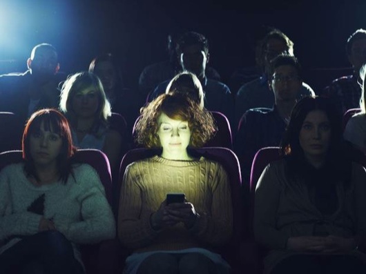 Smartphone-anche-al-cinema-Negli-Usa-presto-si-potr&agrave;