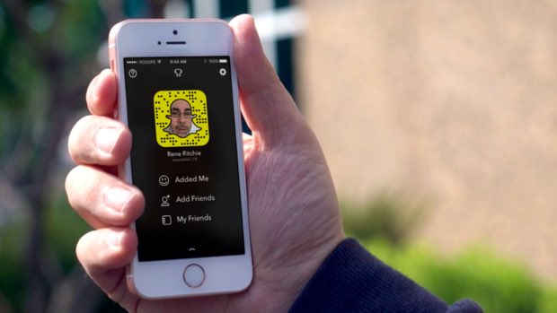 Ecco come usare i nuovi stickers 3D di Snapchat