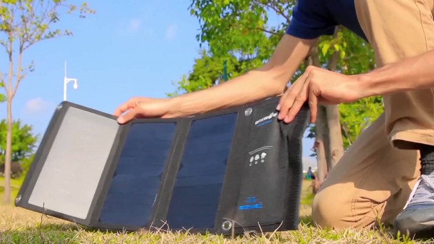 BlitzWolf 20W Solar Charger, il sistema che ricarica l’iPhone con l’energia solare