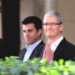 Tim Cook svela i piani di Apple in India