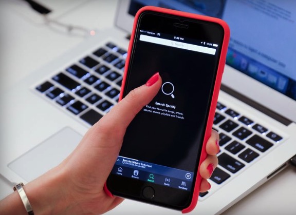 Spotify migliora l’interfaccia utente della sua app iOS