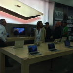 Un uomo vestito da Gesù si rifiuta di uscire da un Apple Store e viene arrestato…