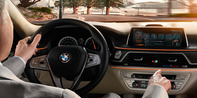 Anche BMW inizia a supportare CarPlay