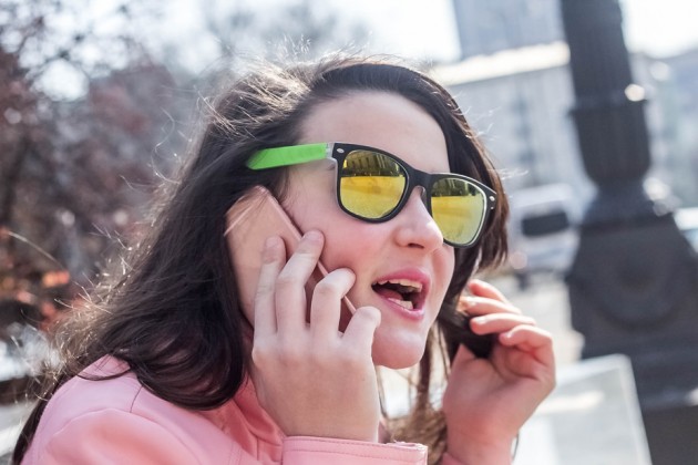 Secondo un nuovo studio, l’uso del cellulare non aumenta il rischio di cancro al cervello