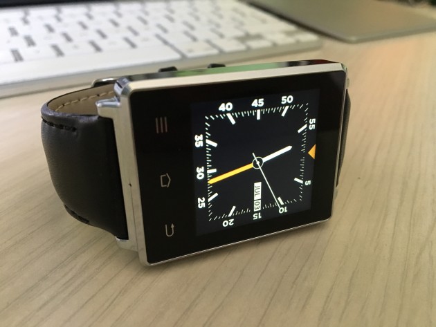 No.1 D6: uno smartphone travestito da smartwatch – VIDEO