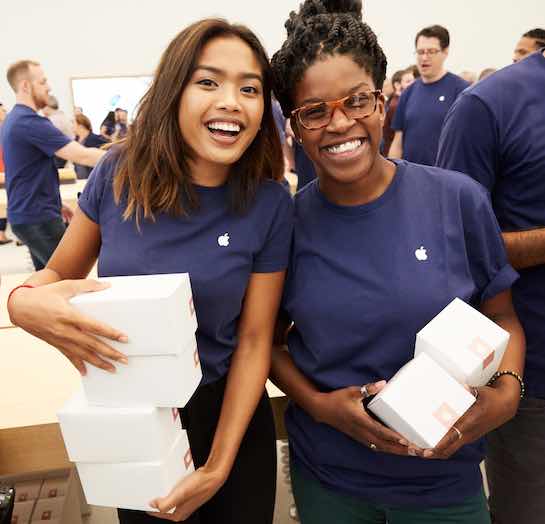 Gli Apple Store avranno nuove posizioni lavorative, nuove denominazioni per le posizioni esistenti e un nuovo “credo”