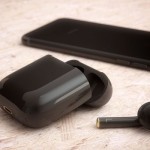 AirPods Jet Black mostrate in un nuovo concept