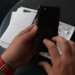 Primi unboxing video di iPhone 7 Jet Black, AirPods e Apple Watch 2