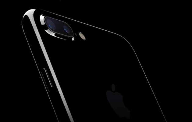 iPhone 7: ordini superiori alle attese, Apple chiama i fornitori in Cina