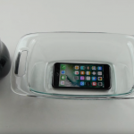 Un iPhone 7 è stato congelato nella Coca Cola ed è sopravvissuto