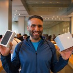 Tim Cook celebra il lancio di iPhone 7 e Apple Watch 2