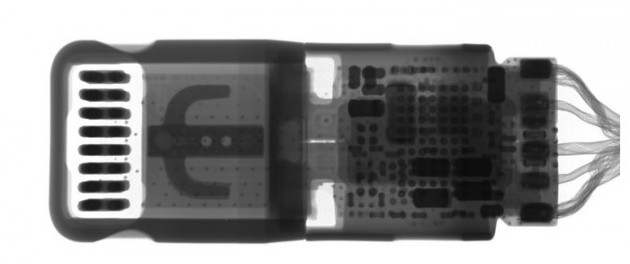 Ai raggi X l’adattatore da Lightning a jack cuffie di Apple: scoperto un “misterioso” circuito integrato