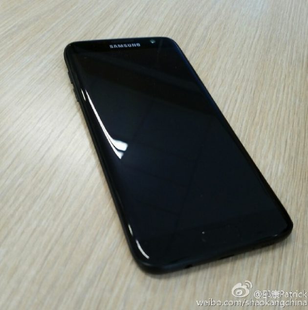 Il Jet Black piace anche a Samsung: in arrivo un nuovo Galaxy S7 “nero lucido”