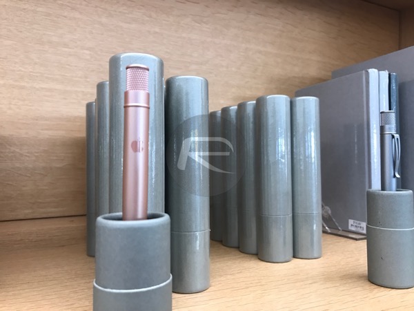 apple-cupertino-store3