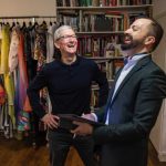 Tim Cook fa visita ad alcuni imprenditori francesi