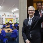 Tim Cook in UK tra Brexit e scuole con iPad