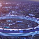 Il drone vola sull’Apple Park