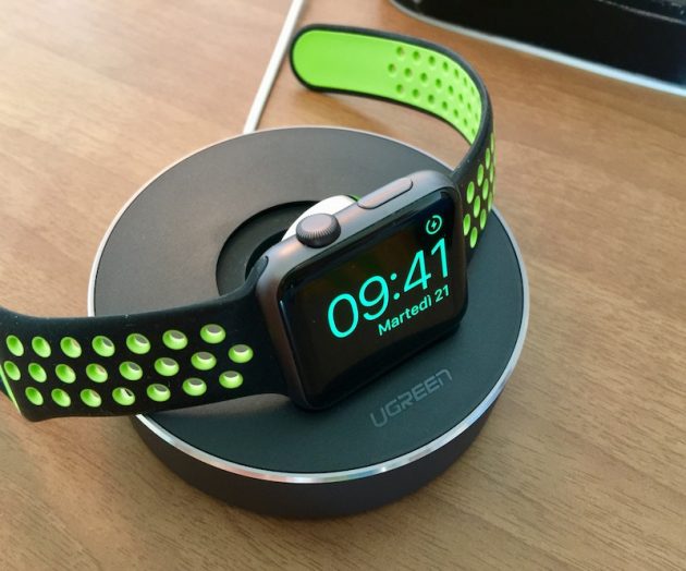 Stand per Apple Watch e cavo alimentazione sempre in ordine da Ugreen