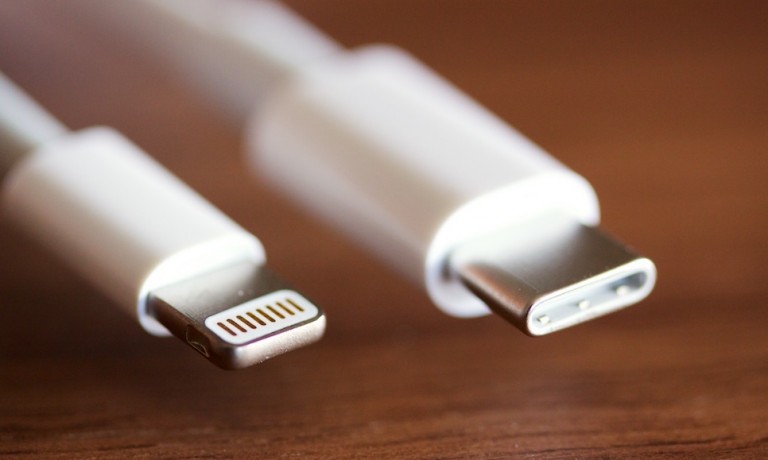 Cavo Ricarica USB T'nB CIIPLIGHT1 Per IPhone 5/5C/5S, IPod 5, IPad, IPad Mini: Bianco, USB 2.0, Connettore Lightning