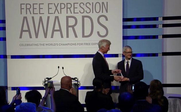 Tim Cook premiato al Free Expressions Awards