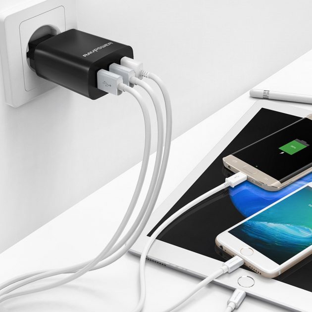 Caricatore RAVPower da muro con 3 porte USB in offerta per i nostri utenti